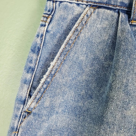 American Eagle Outfitters Cuffed Mom Jean Shorts Size 10 - Picture 6 of 8